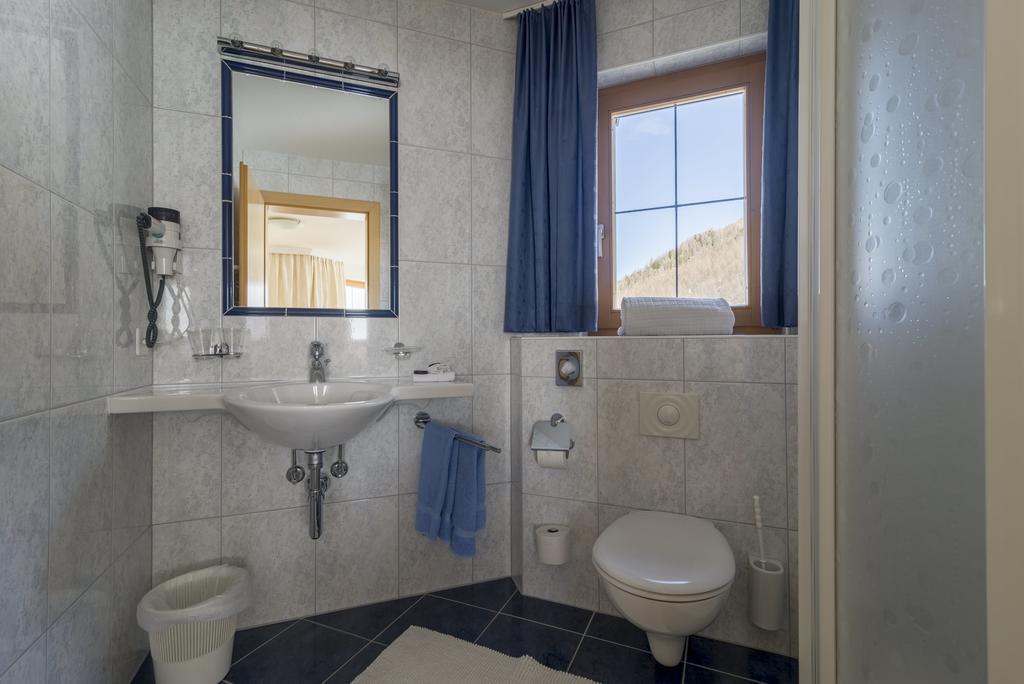 Hotel Garni Chasa Nova Samnaun Exteriör bild